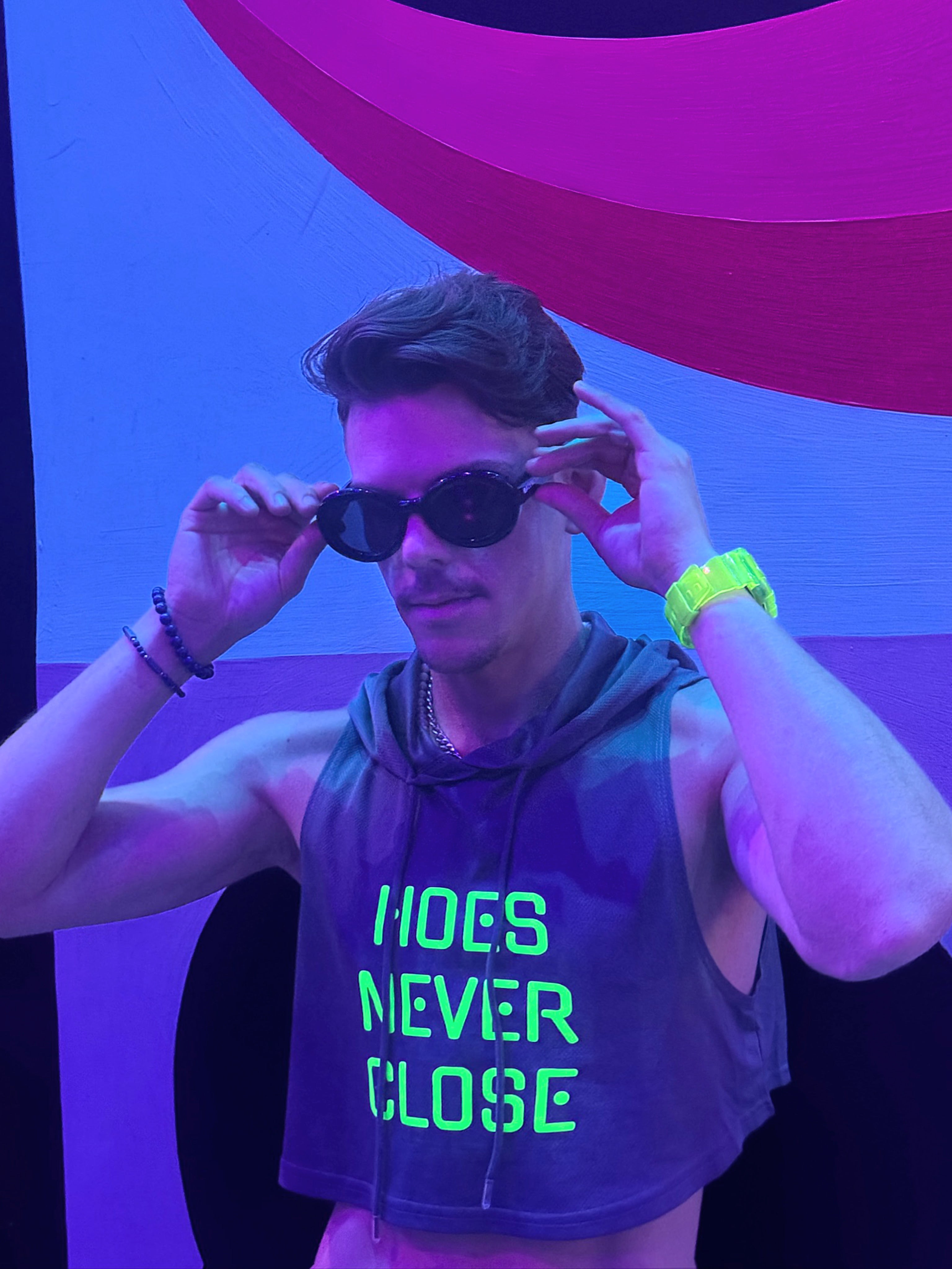 hoes never close crop hoodie image 4